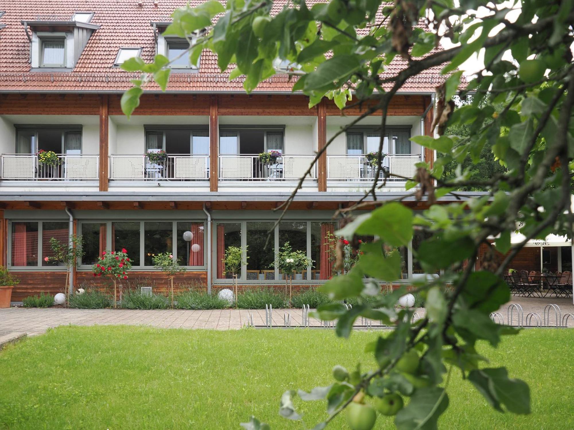 Landhotel Waldheim Pliezhausen المظهر الخارجي الصورة
