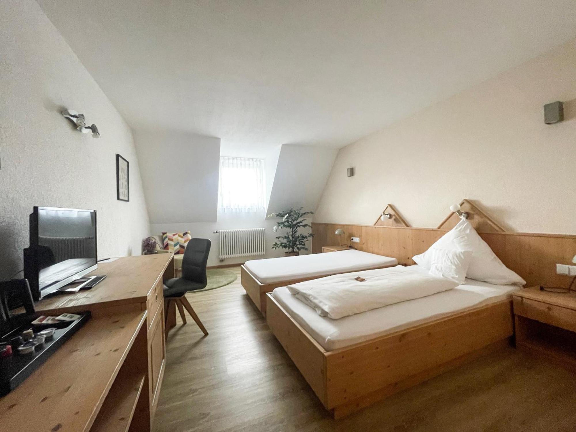 Landhotel Waldheim Pliezhausen المظهر الخارجي الصورة